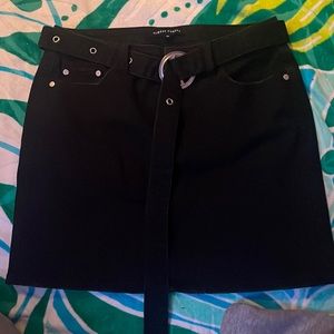 Black jean skirt with belt